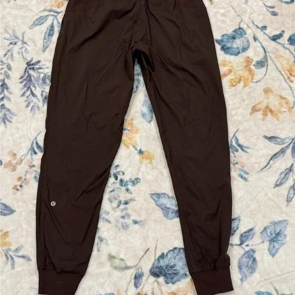Lululemon athletica Brown Jogger Track Pants 6 - Picture 4 of 10